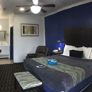 Budget Inn & Suites